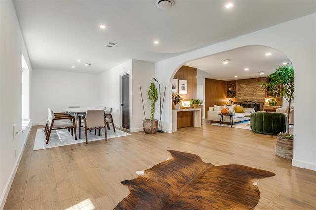 Building Photo - 2855 W 9th St