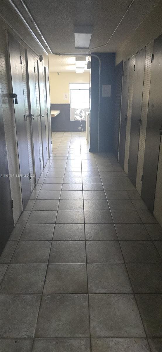 Building Photo - 3680 Inverrary Dr