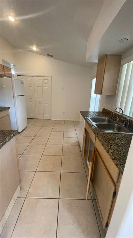 Building Photo - 3236 Brewster Dr