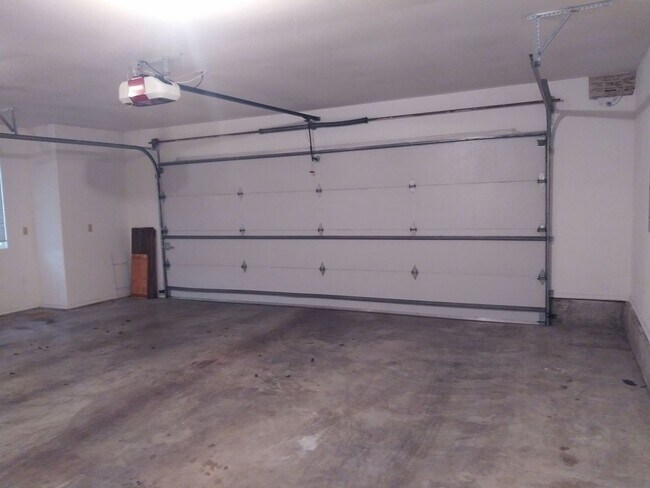 Building Photo - ***PENDING APPLICATION***Single Level 3 Bedroom, 2.5 Bath Spacious Home For Rent in Port Ludlow!