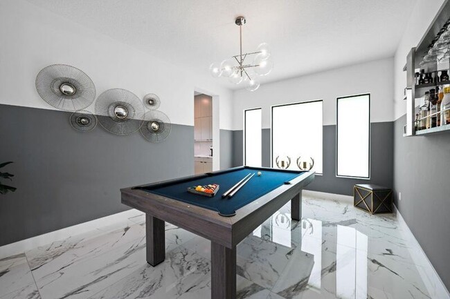 Building Photo - 8599 Tower Bridge Ct