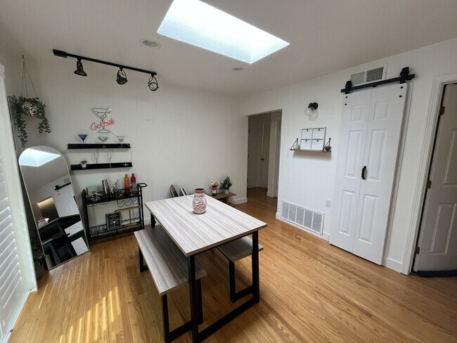 Building Photo - Charming 3 bedroom, 2 bathroom home for rent in Granite Bay, CA!