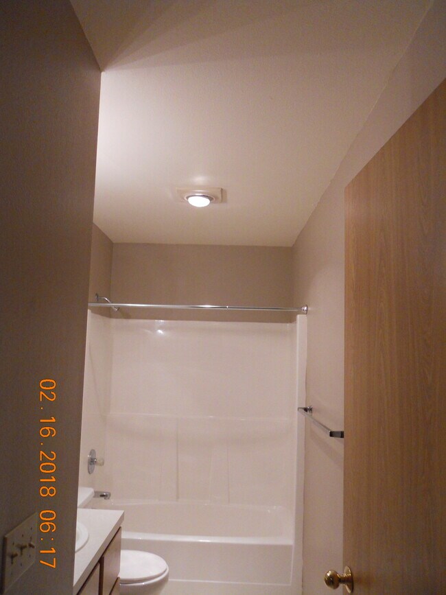 Main Bath - 3612 Michelle Ln