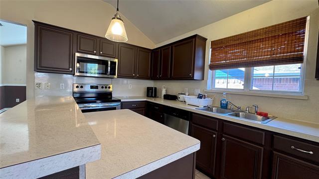 Building Photo - 610 Brookside Dr