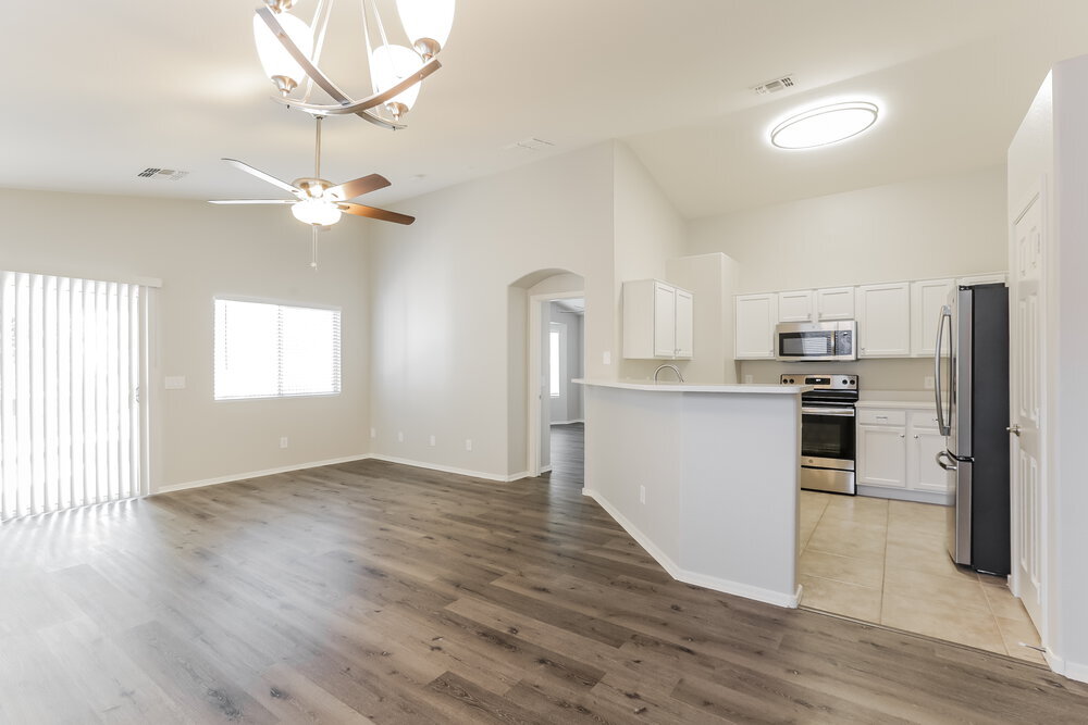 Building Photo - 6824 S 38th Dr