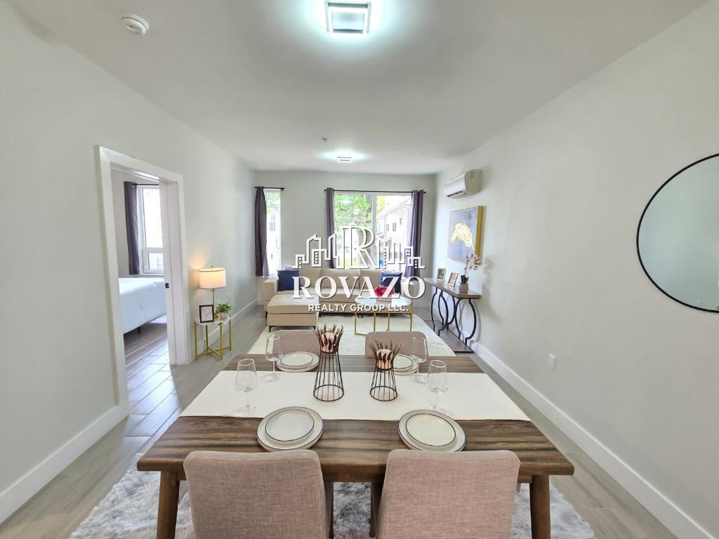 Building Photo - 130 Ellis Ave