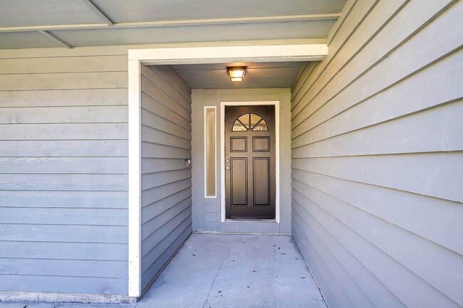 Building Photo - Completely Renovated North Charleston Home