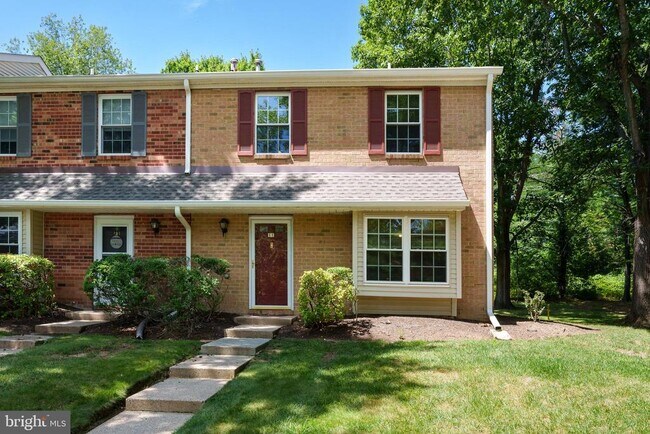 Building Photo - 11 Abelia Ct