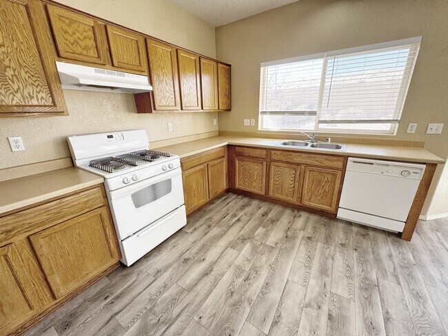 Building Photo - 1131 Pacaya Dr NW