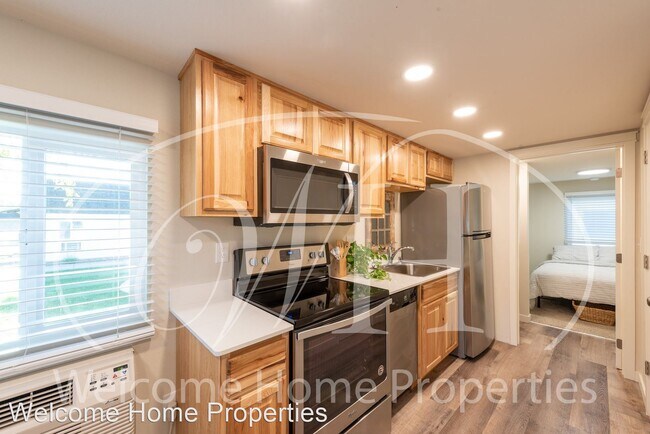 Building Photo - 205 Woodland Ave