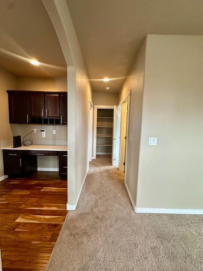 Building Photo - 63266 NW Newhall Pl