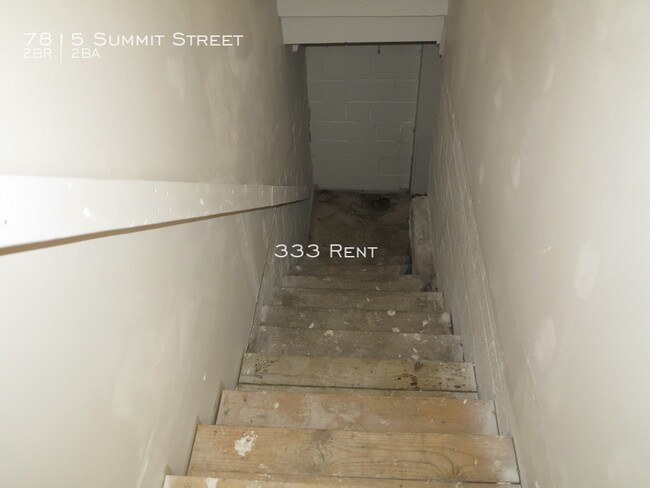 Building Photo - FREE RENT - MOVE-IN SPECIAL!