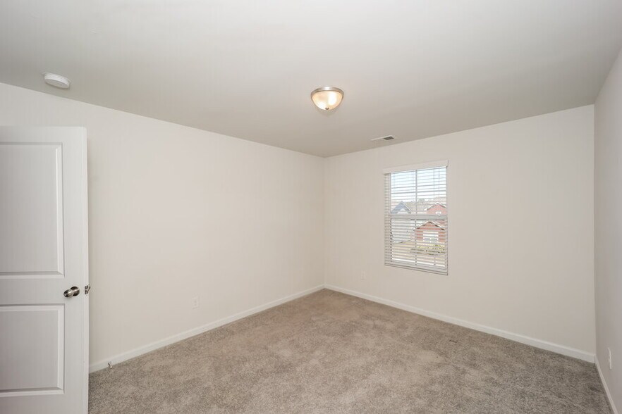 Building Photo - 440 Culloden Moor Dr