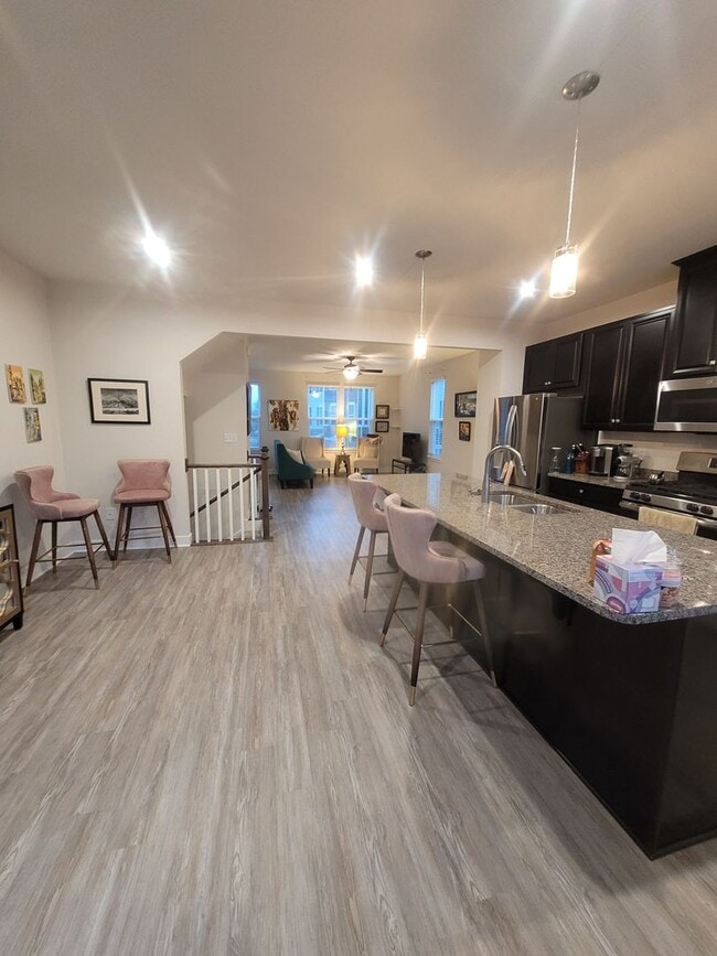 Building Photo - 529 Crofton Village Terrace