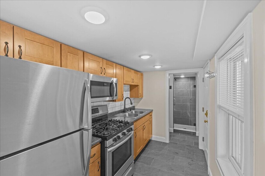 Building Photo - 375 St Paul St