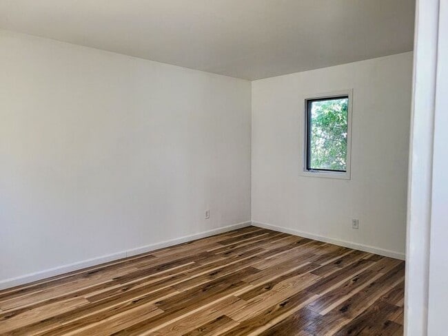 Building Photo - Fresh Air Country Living 4 Bedroom, 2.5 bath