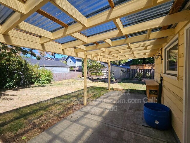 Building Photo - 7036 N Concord Ave