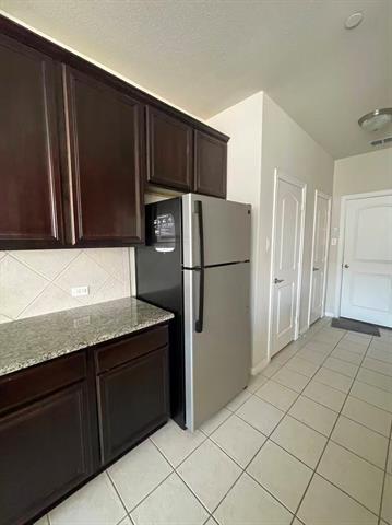 Building Photo - 324 Tallgrass Ln