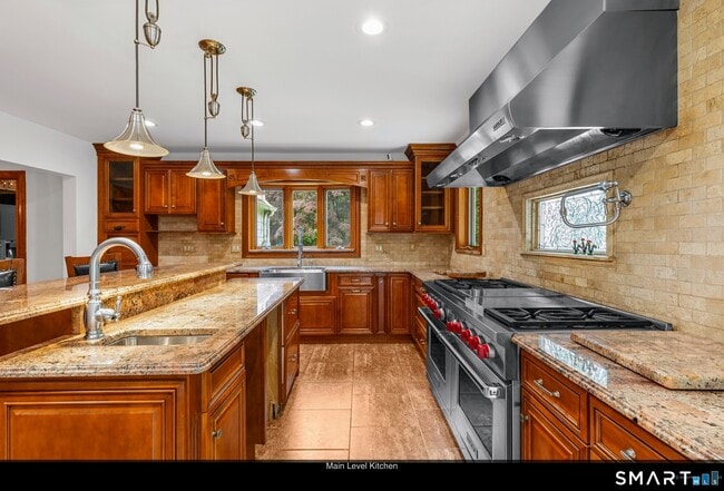 Building Photo - 190 E Rocks Rd