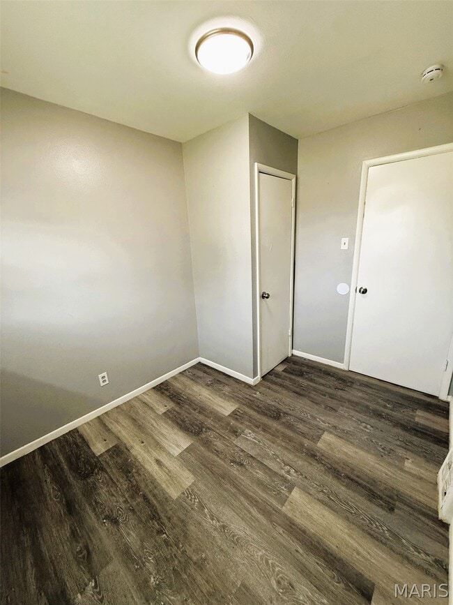 Building Photo - 323 Shepley Dr