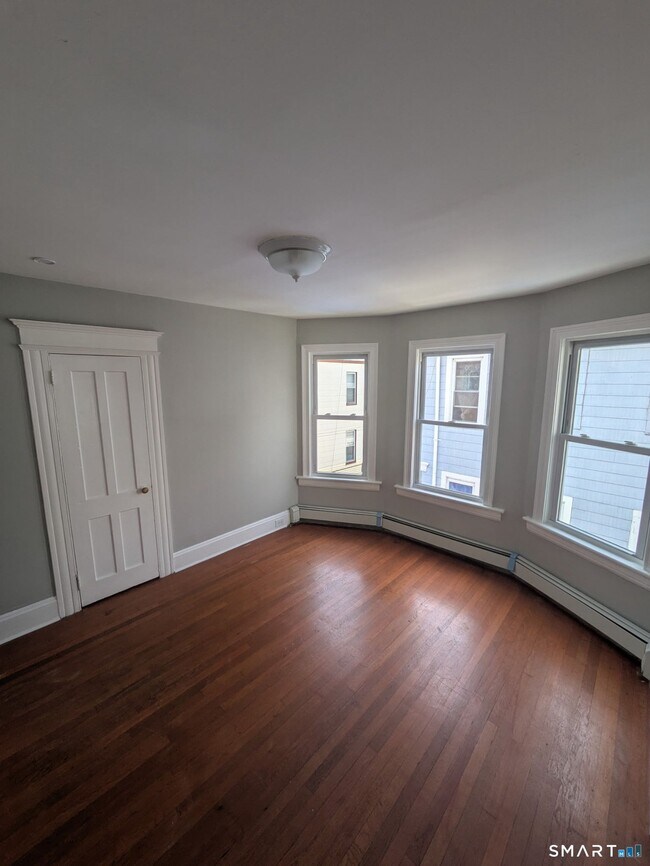 Building Photo - 200 Ogden St