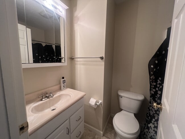 Building Photo - 1460 Bergamont St