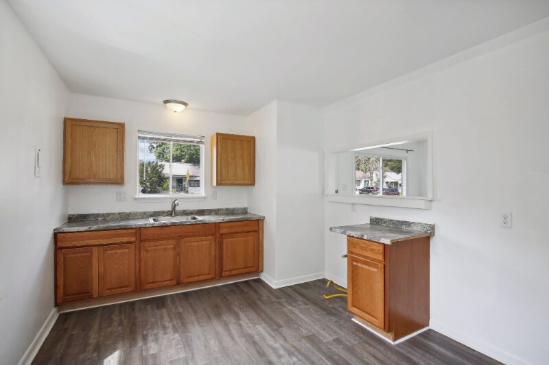 Building Photo - 10000 Stahelin Ave