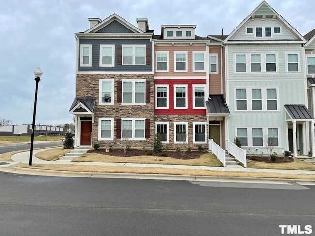 Primary Photo - 343 Great Northern Sta