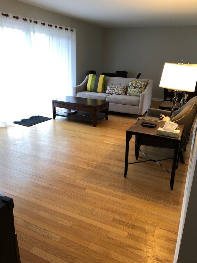 Building Photo - Charming 5 BD/3 BA down the street from Kelley and Luddy!