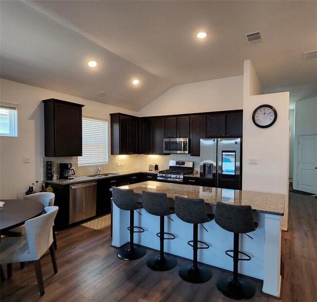 Building Photo - 472 Algaroba Loop