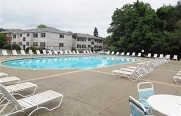 Building Photo - 169 Lake Shore Rd