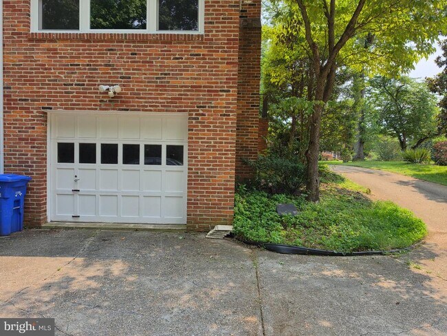 Building Photo - 7226 Old Gate Rd