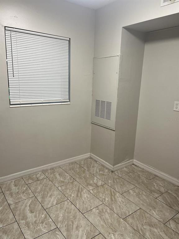 Building Photo - 5885 Dahlia Dr