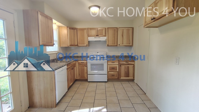 Building Photo - Remodeled 3 Bed in Mustang