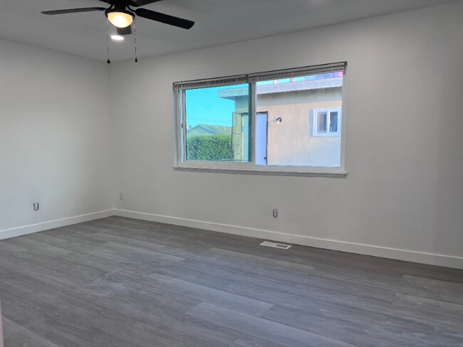 Building Photo - 10079 Sparrow Ave