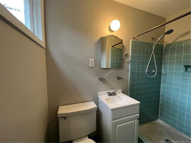 Building Photo - 2621 Bennington Rd