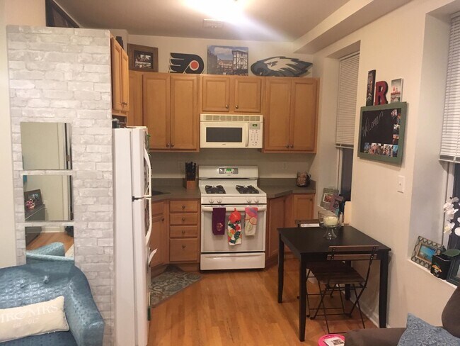 Building Photo - 254 6th St