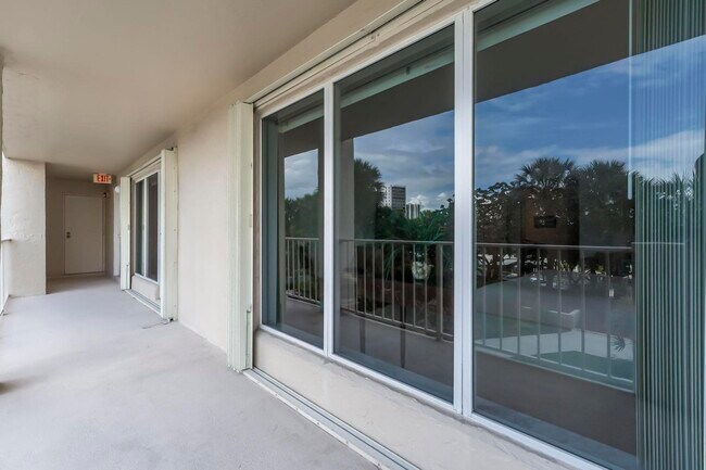 Building Photo - 4301 N Ocean Blvd