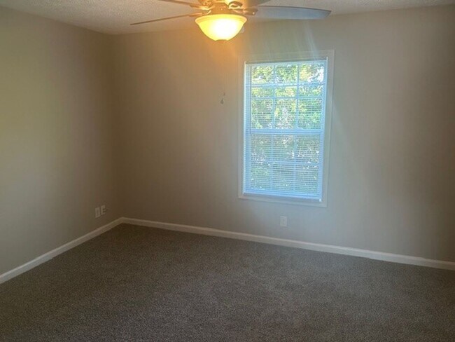 Building Photo - 822 Oak Arbor Ct
