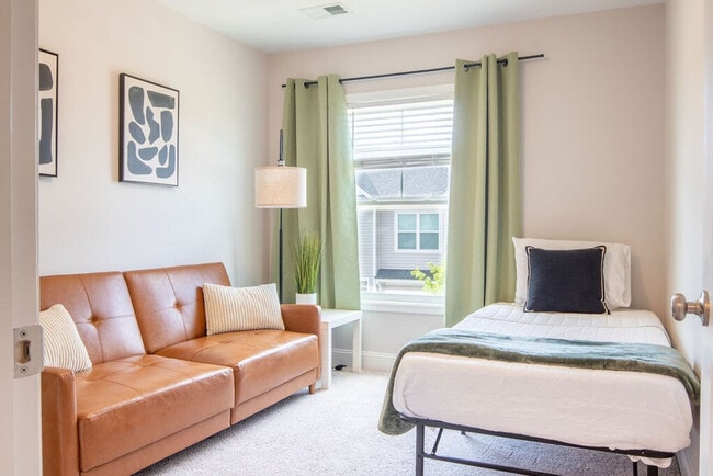 Building Photo - 751 Jacobs Millpond Rd