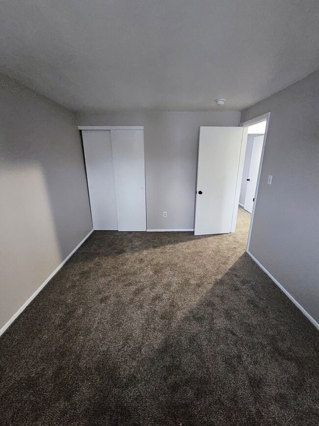 Building Photo - MOVE-IN READY 3bd 1ba Home – Recently Updated!