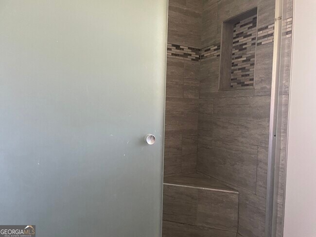 Building Photo - 3050 Rebecca Dr SW