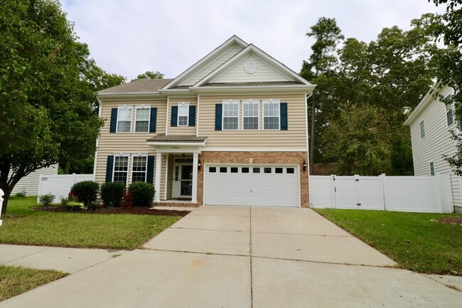 Primary Photo - Immaculate 4 bedroom 2.5 Bath home in Sagi...