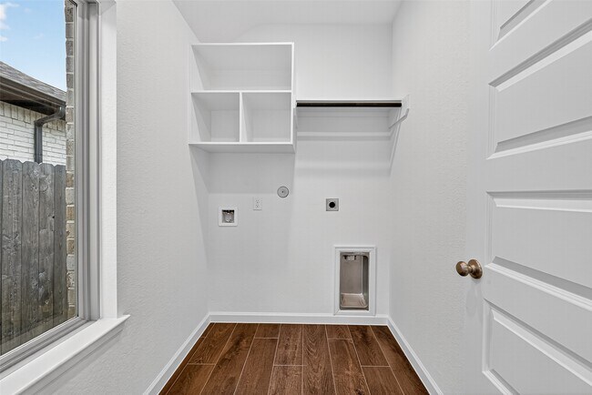 Building Photo - 407 Big Pne Trl