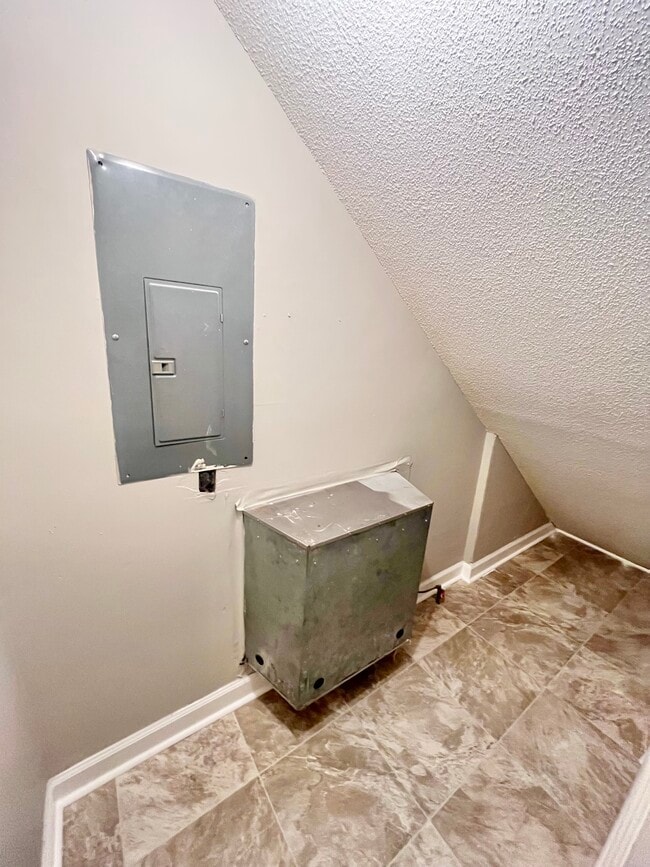 Building Photo - 101 Southridge Dr