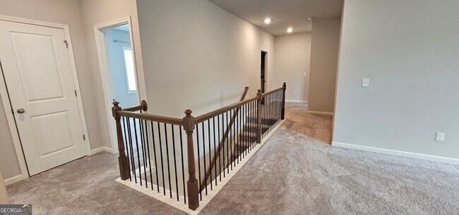 Building Photo - 352 Newshaw Dr