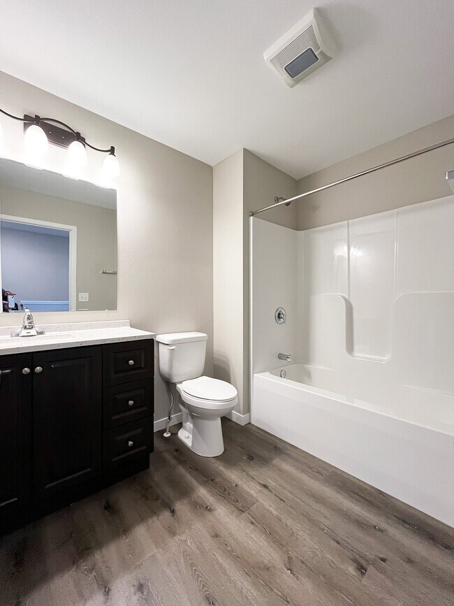 Building Photo - Timberwolf Townhomes