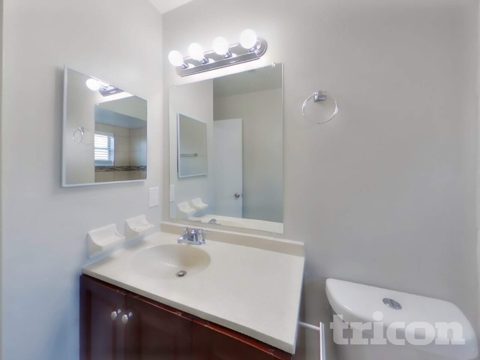 Building Photo - 603 Ephrata Dr