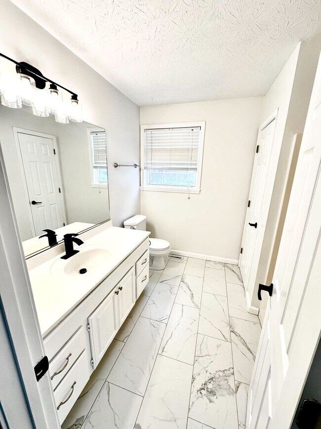 Building Photo - 118 Seattle Slew St