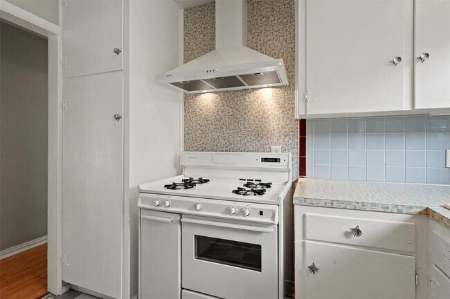 Building Photo - 5212 Berkman Dr